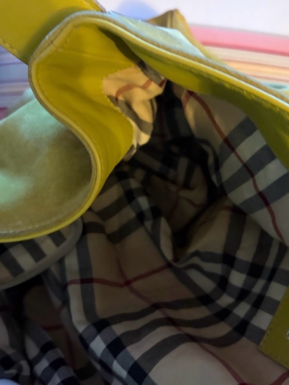 Oh So Chic Burberry Green Suede Shoulder/Hobo Bag Horn Closure. COA included. - Picture 3 of 13